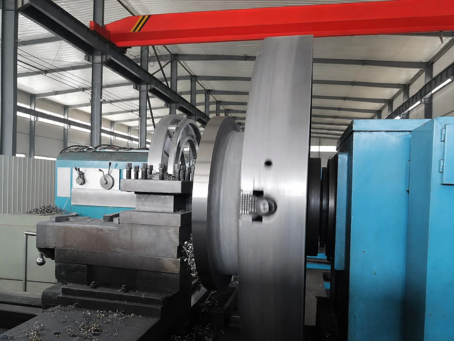 User-owned titanium machining scene provides manufacturing context; it is not the machine, tool or specimen used in the reported study.