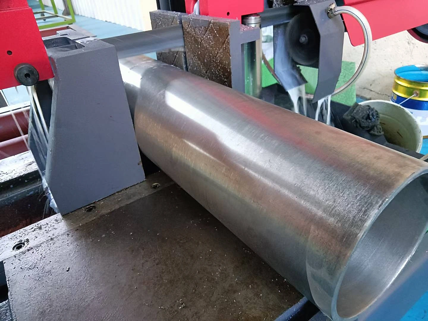 Heavy-wall Grade 5 titanium billet cross-section showing 55mm wall thickness and precision bore